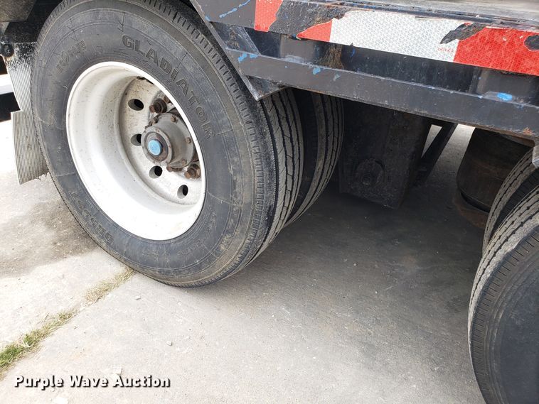 image for item DH4585 2003 Doonan 482DB14B drop deck trailer