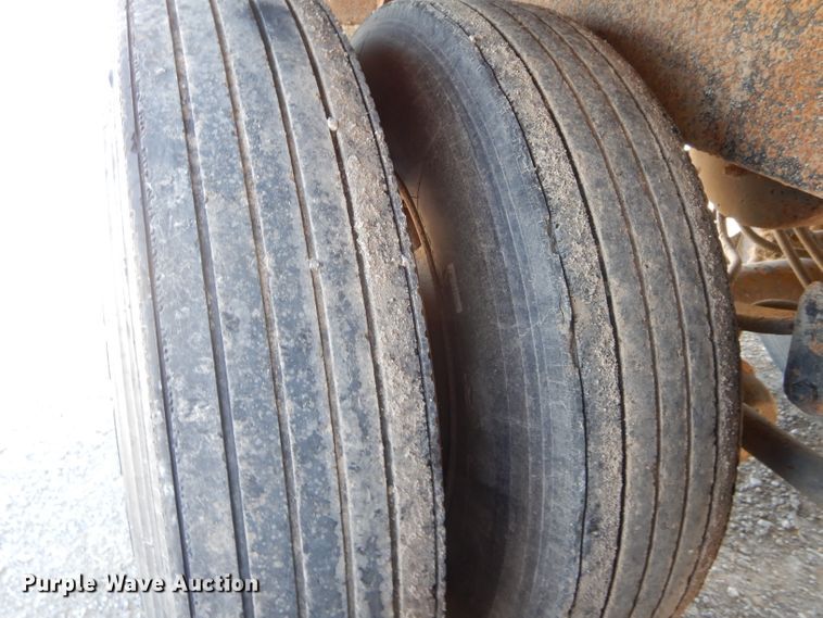 image for item DH6016 1997 Jet double hopper bottom grain trailer