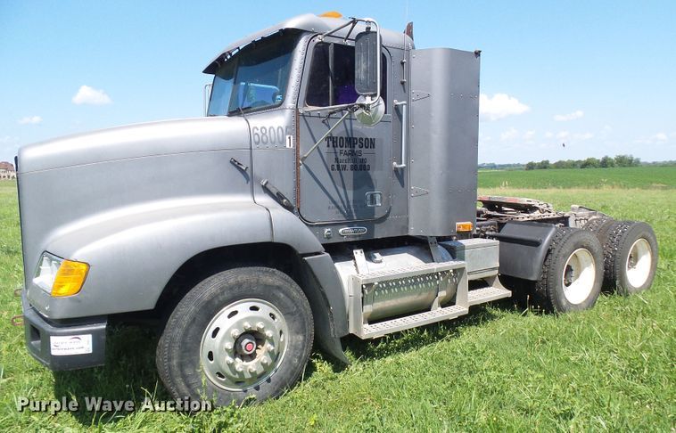 image for item DI0572 1997 Freightliner FLD semi truck