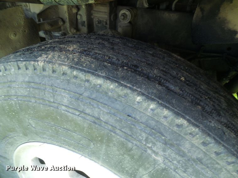 image for item DI0572 1997 Freightliner FLD semi truck