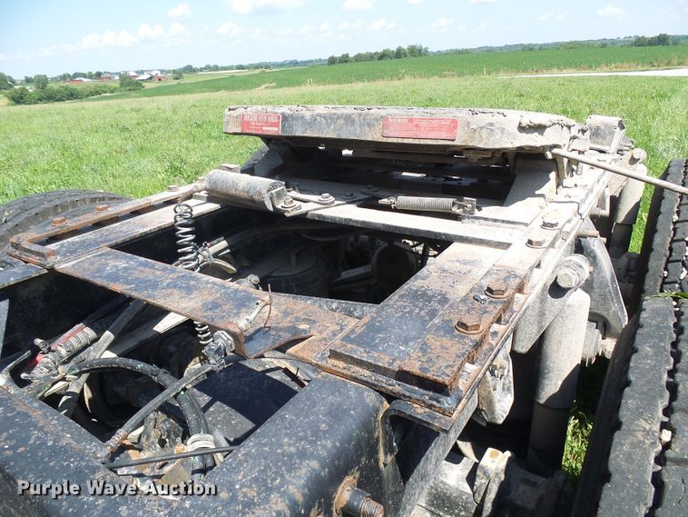 image for item DI0572 1997 Freightliner FLD semi truck