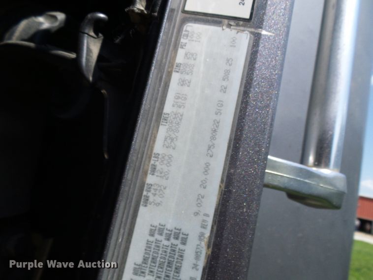 image for item DI0572 1997 Freightliner FLD semi truck