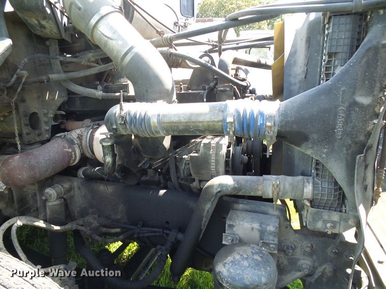 image for item DI0572 1997 Freightliner FLD semi truck