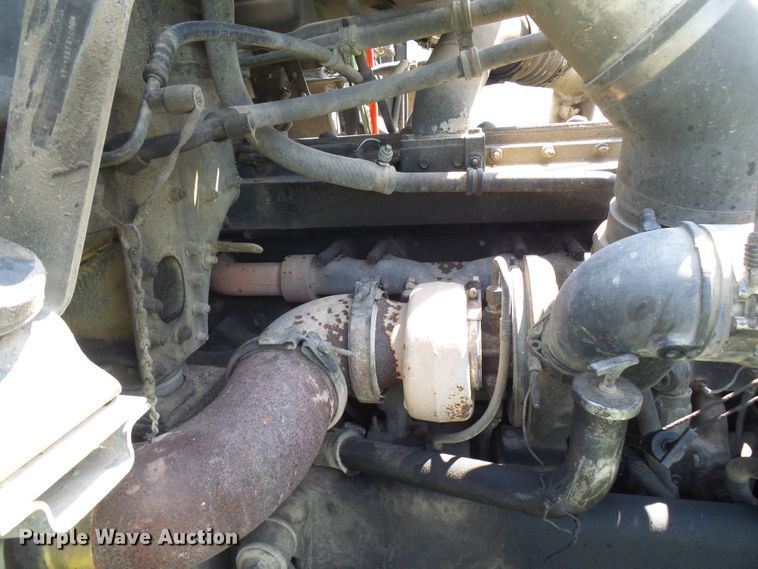 image for item DI0572 1997 Freightliner FLD semi truck