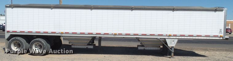 image for item DI0753 2013 Wilson DWH-500SS double hopper bottom grain trailer