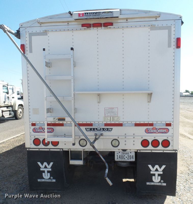 image for item DI0753 2013 Wilson DWH-500SS double hopper bottom grain trailer
