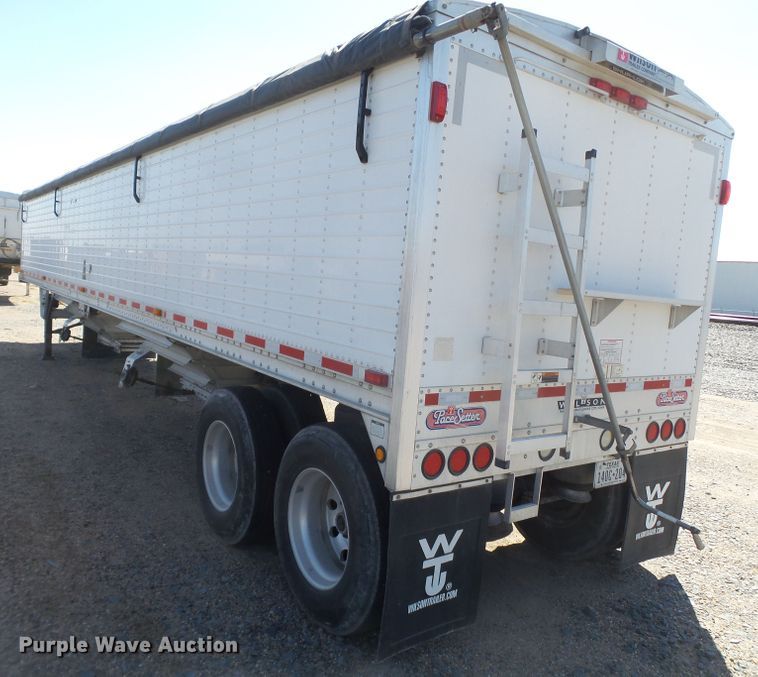 image for item DI0753 2013 Wilson DWH-500SS double hopper bottom grain trailer