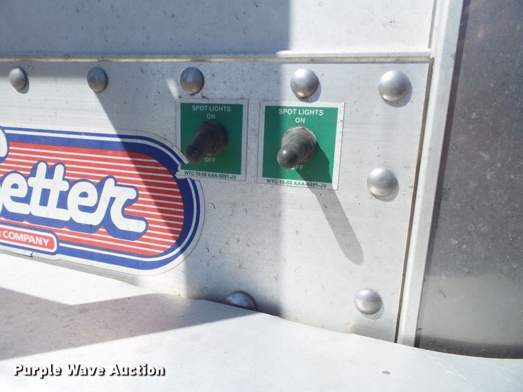 image for item DI0753 2013 Wilson DWH-500SS double hopper bottom grain trailer