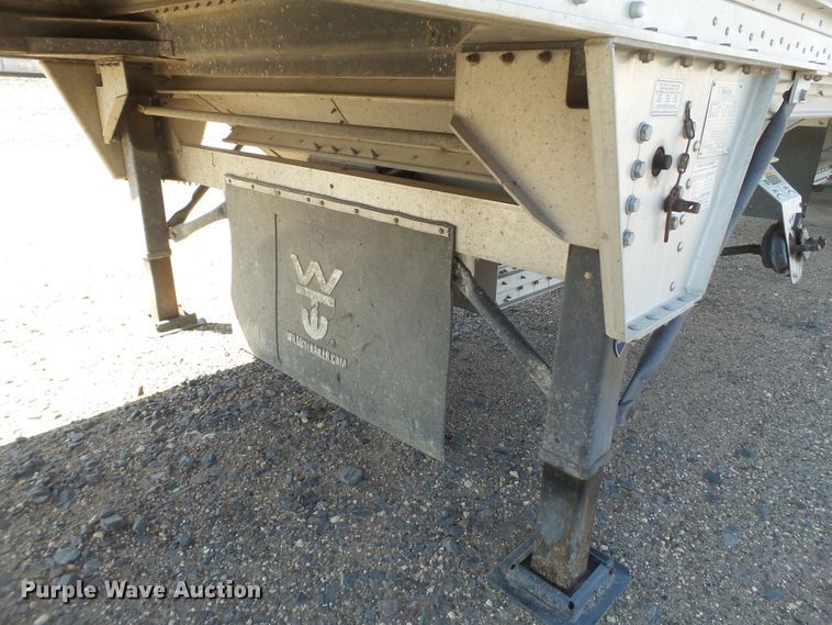 image for item DI0753 2013 Wilson DWH-500SS double hopper bottom grain trailer