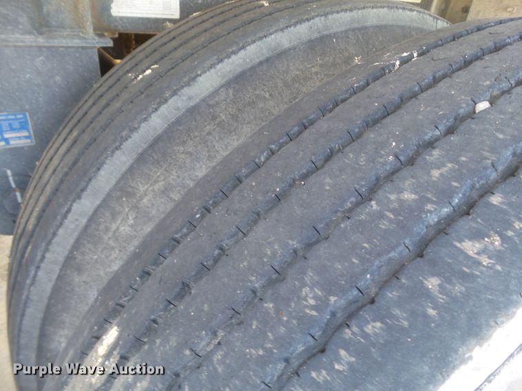 image for item DI0753 2013 Wilson DWH-500SS double hopper bottom grain trailer