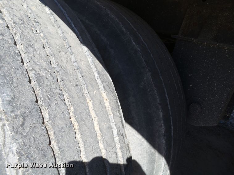 image for item DI0753 2013 Wilson DWH-500SS double hopper bottom grain trailer