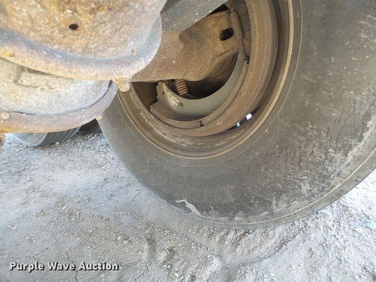 image for item DI0753 2013 Wilson DWH-500SS double hopper bottom grain trailer