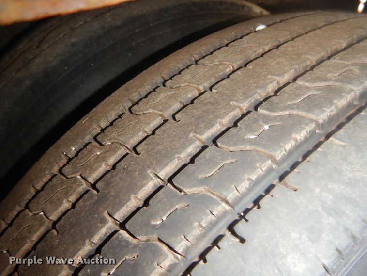 image for item ED9361 2000 Shamrock car carrier trailer