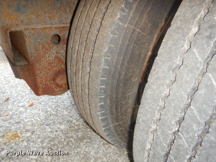 image for item ED9361 2000 Shamrock car carrier trailer