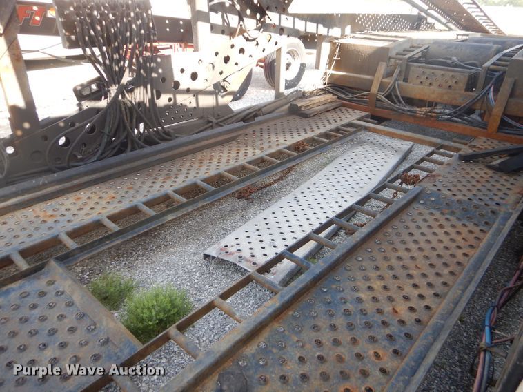 image for item ED9361 2000 Shamrock car carrier trailer