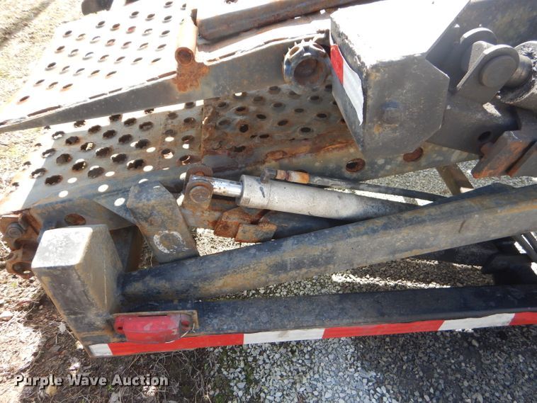 image for item ED9361 2000 Shamrock car carrier trailer