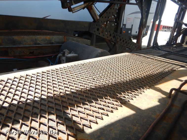 image for item ED9361 2000 Shamrock car carrier trailer