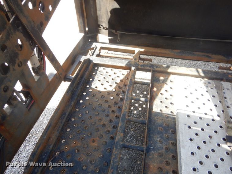 image for item ED9361 2000 Shamrock car carrier trailer