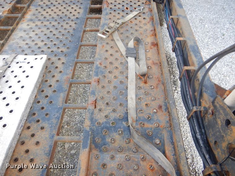 image for item ED9361 2000 Shamrock car carrier trailer