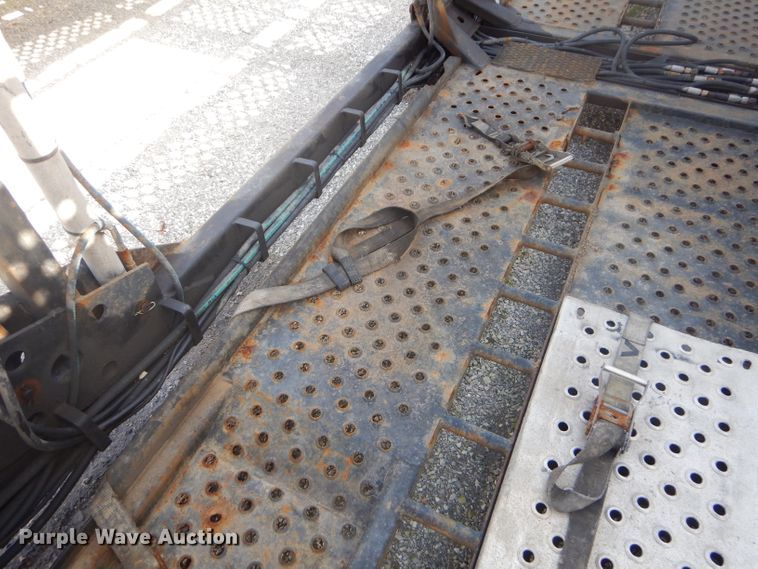 image for item ED9361 2000 Shamrock car carrier trailer