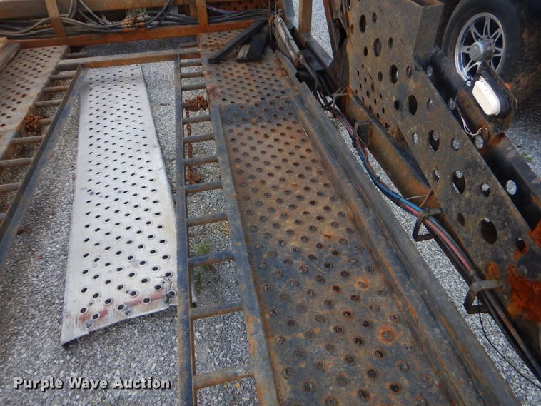 image for item ED9361 2000 Shamrock car carrier trailer