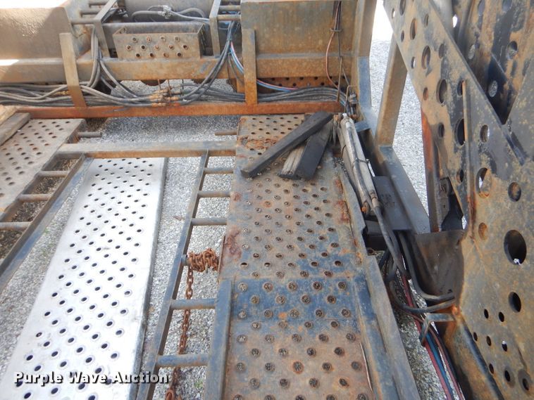 image for item ED9361 2000 Shamrock car carrier trailer