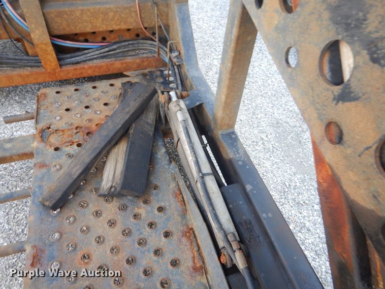 image for item ED9361 2000 Shamrock car carrier trailer