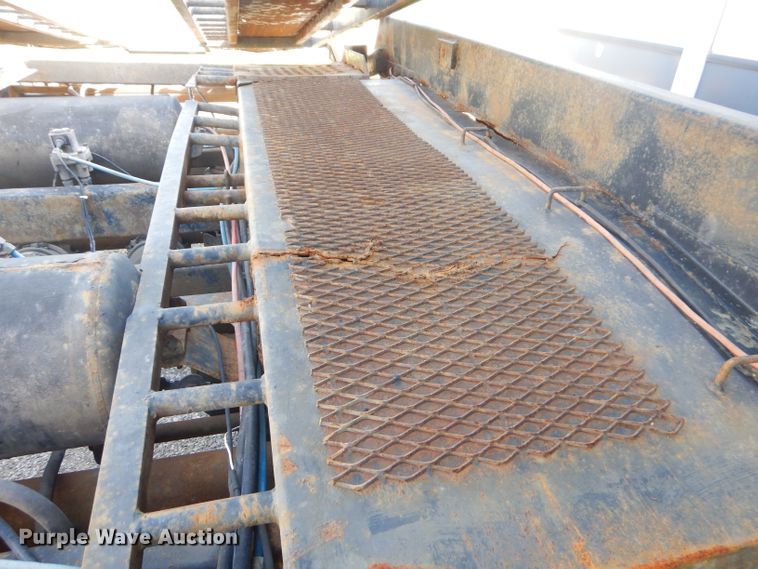 image for item ED9361 2000 Shamrock car carrier trailer