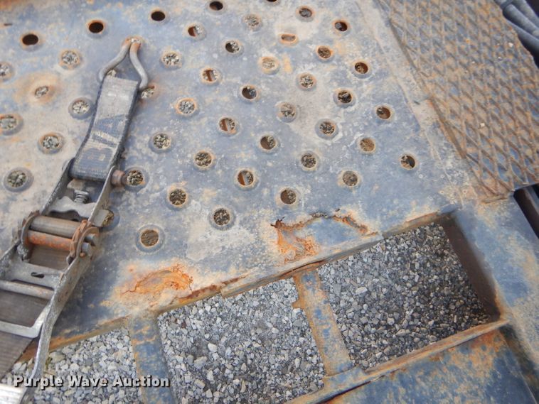 image for item ED9361 2000 Shamrock car carrier trailer