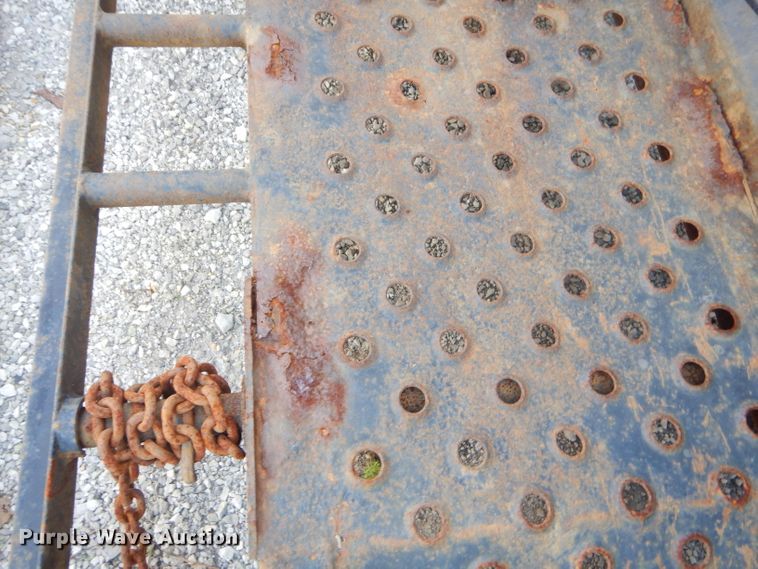 image for item ED9361 2000 Shamrock car carrier trailer