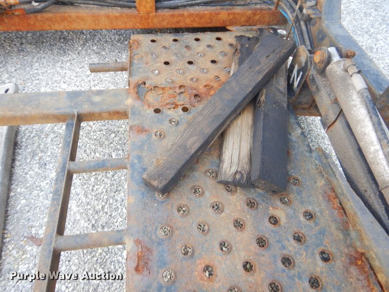 image for item ED9361 2000 Shamrock car carrier trailer