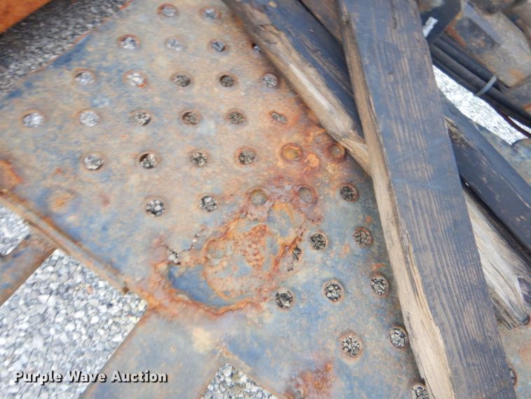 image for item ED9361 2000 Shamrock car carrier trailer