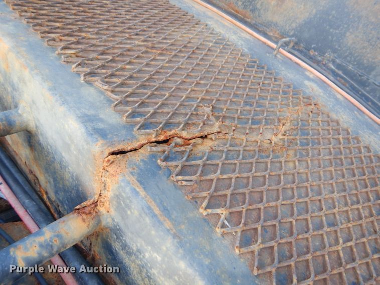 image for item ED9361 2000 Shamrock car carrier trailer