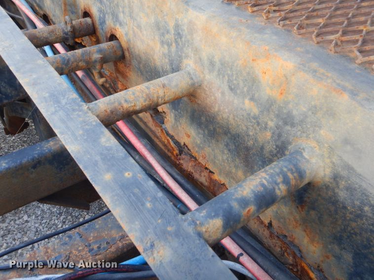 image for item ED9361 2000 Shamrock car carrier trailer