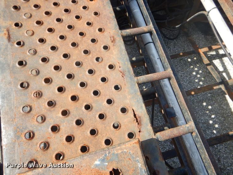 image for item ED9361 2000 Shamrock car carrier trailer