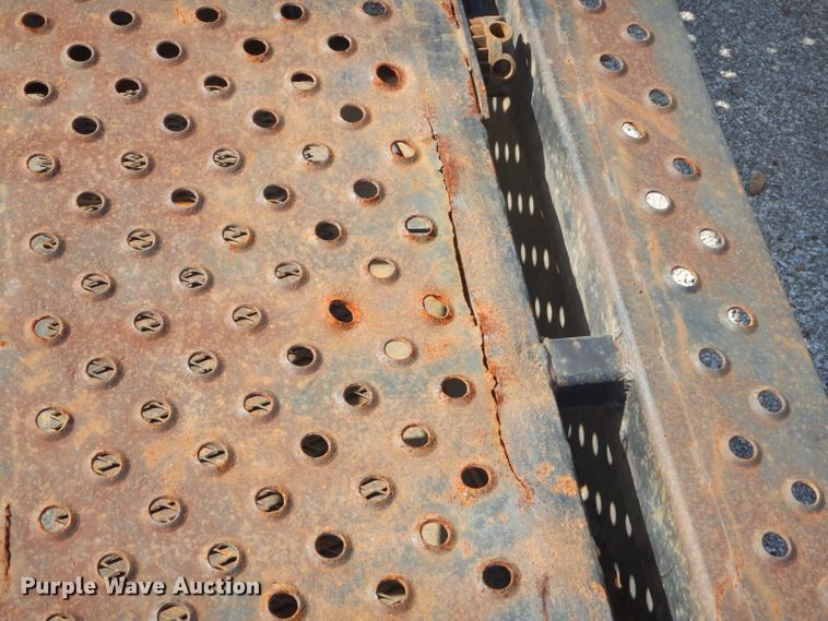 image for item ED9361 2000 Shamrock car carrier trailer