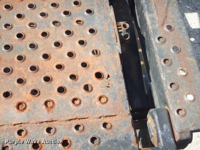 image for item ED9361 2000 Shamrock car carrier trailer