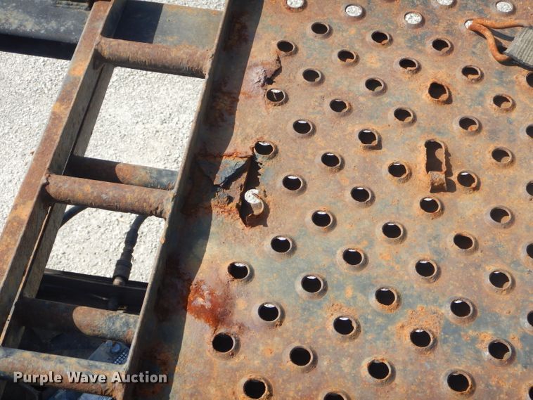 image for item ED9361 2000 Shamrock car carrier trailer