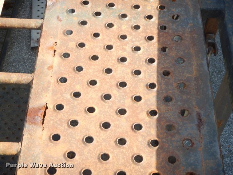 image for item ED9361 2000 Shamrock car carrier trailer