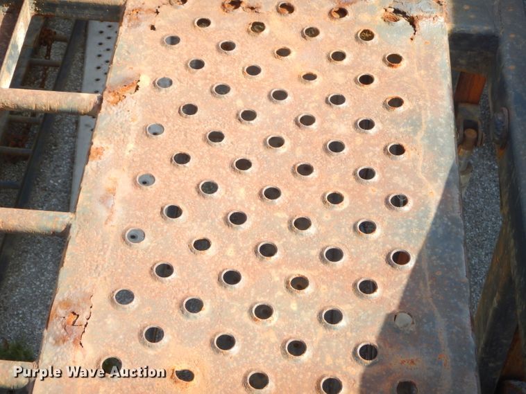 image for item ED9361 2000 Shamrock car carrier trailer