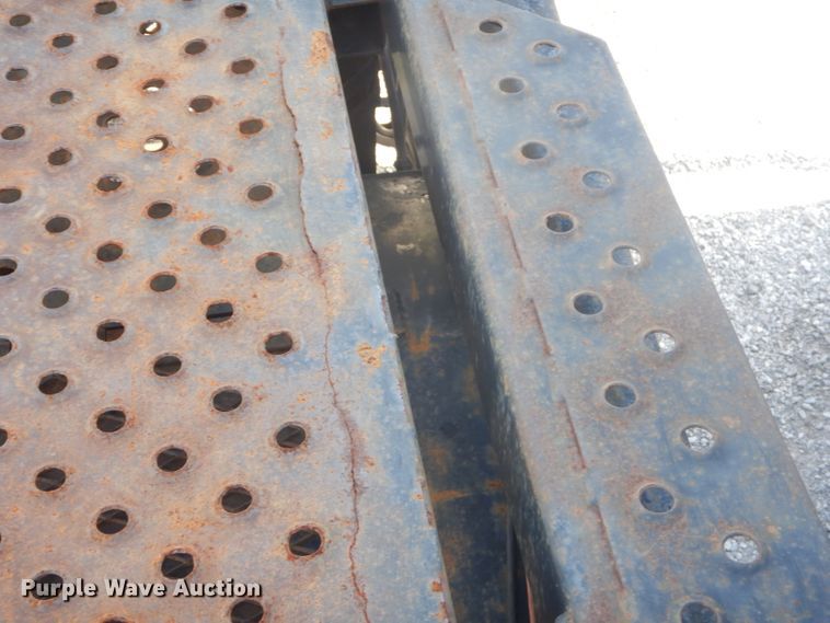 image for item ED9361 2000 Shamrock car carrier trailer