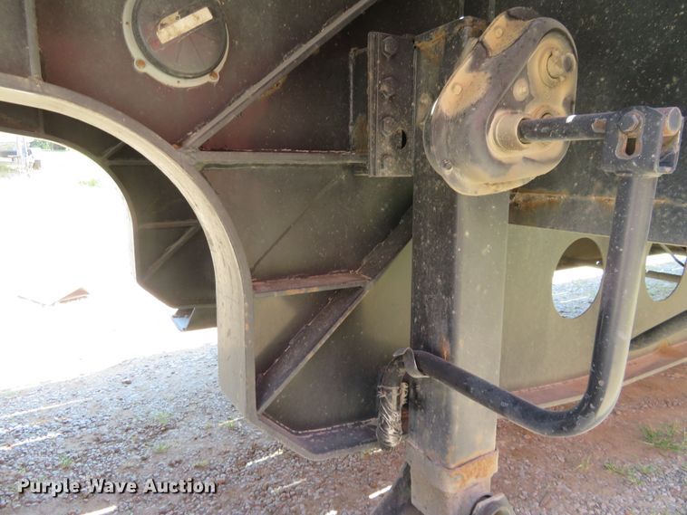 image for item FV9011 2001 Lufkin drop deck trailer