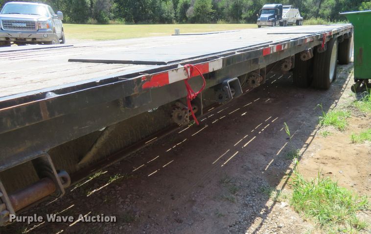 image for item FV9011 2001 Lufkin drop deck trailer