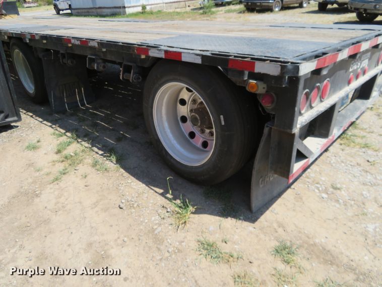 image for item FV9011 2001 Lufkin drop deck trailer