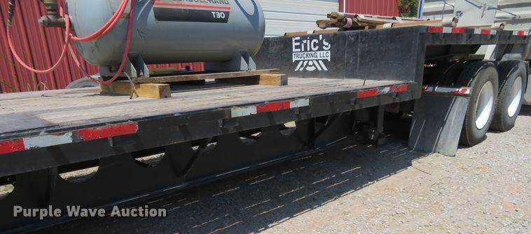 image for item FV9011 2001 Lufkin drop deck trailer