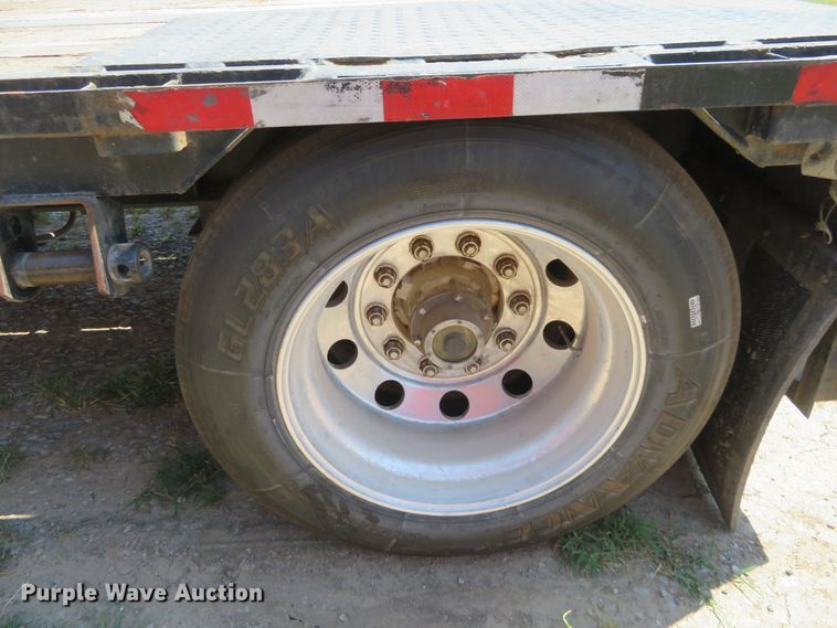 image for item FV9011 2001 Lufkin drop deck trailer