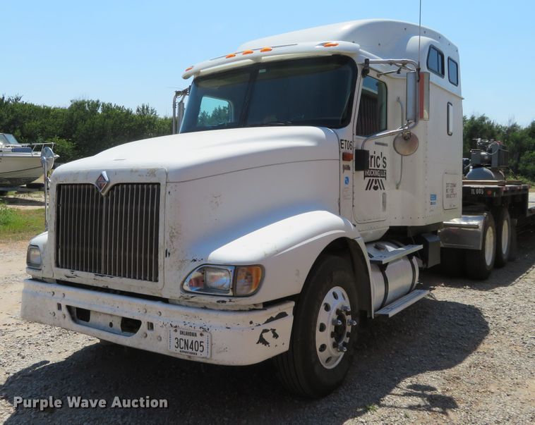 image for item FV9012 2006 International 9400i semi truck