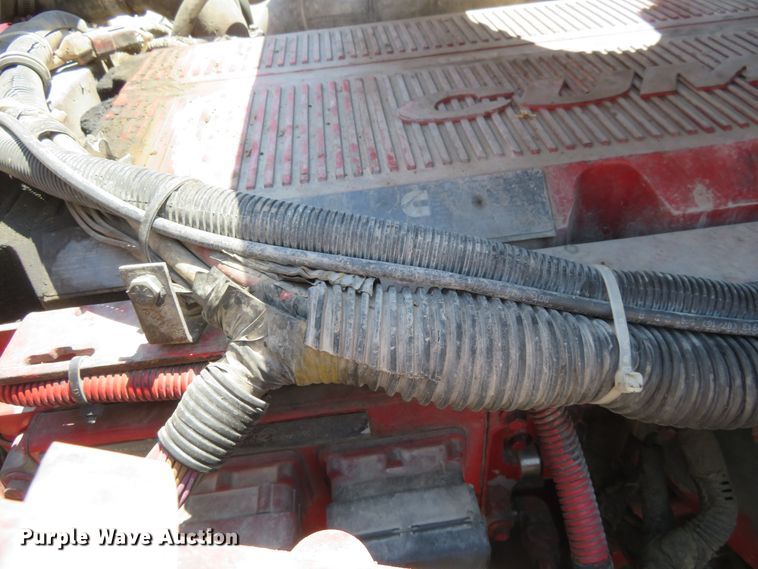 image for item FV9012 2006 International 9400i semi truck