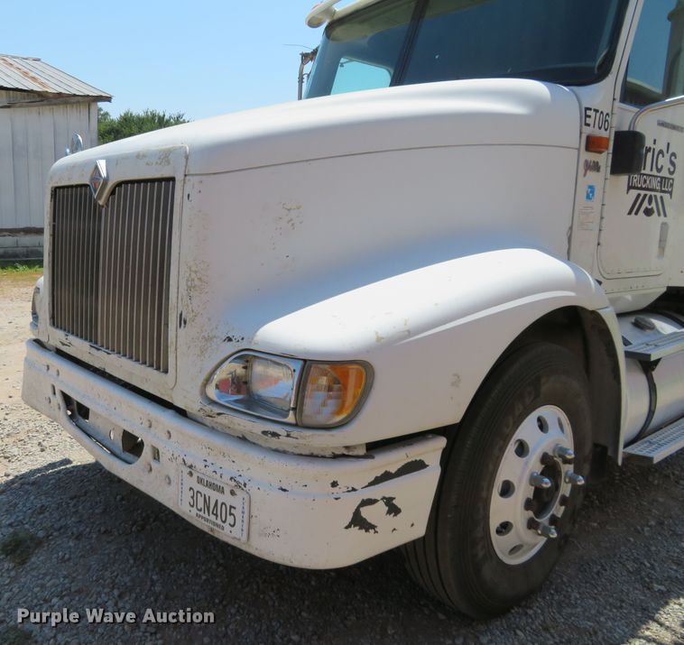 image for item FV9012 2006 International 9400i semi truck
