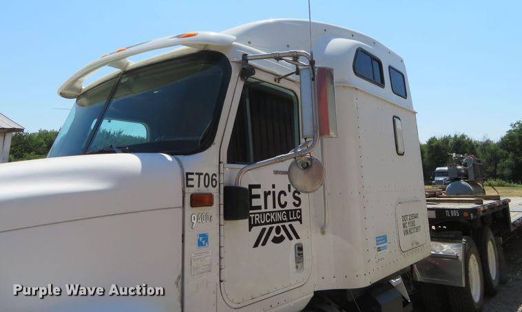 image for item FV9012 2006 International 9400i semi truck